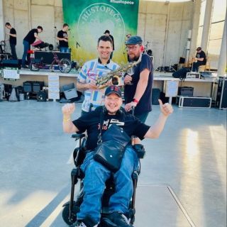 Glosa Ládi Angeloviče: Hustopeče (Festival Symbióza) 👉 Nejsem zrovna bio-eko týpek. Takže jsem se bál, aby udržitelný...