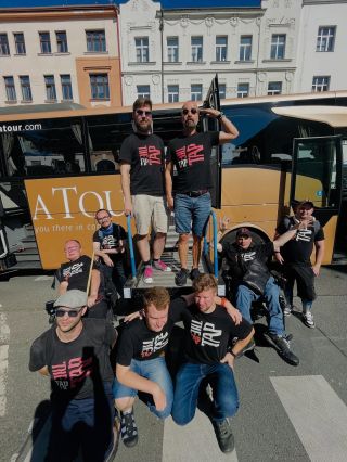 🔹 Hustá péče nás dozajista dneska čeká v Hustopečích 😍. 👉 Na fesťáku SYMBIÓZA to hustě rozjedem v 19:00 ⏰. 🔹 Tak tam...